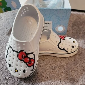 Native Sanrio white Hello Kitty Shoes C7